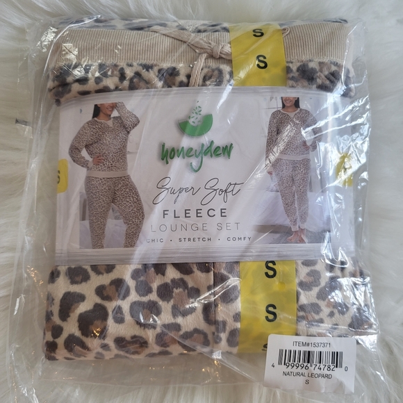 HONEYDEW Comfy Leopard Lounge Set - Picture 6 of 7